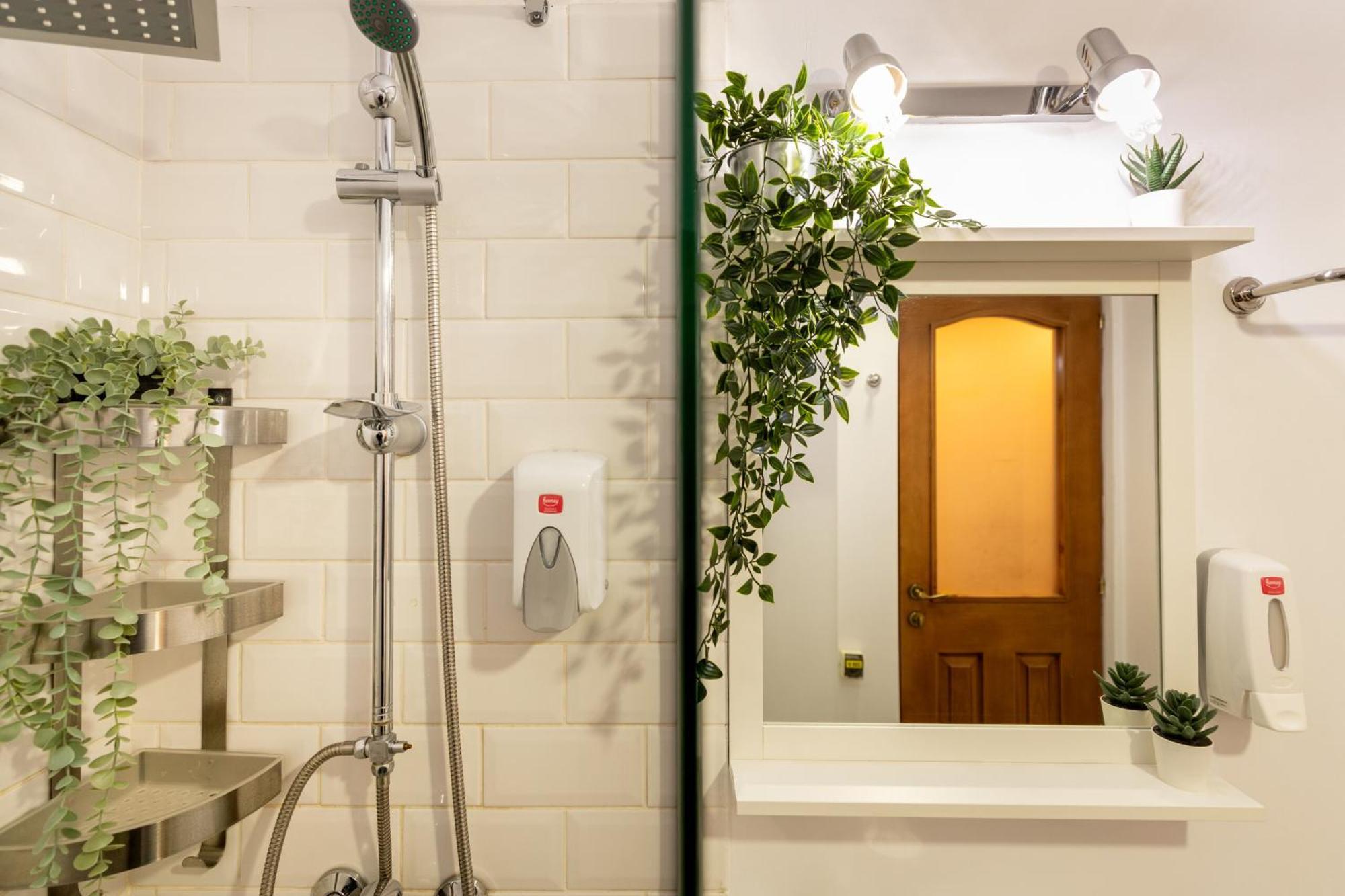 2Br Apartment At Piata Natiunilor Unite: Perfect For City Center Stays Bucharest Luaran gambar