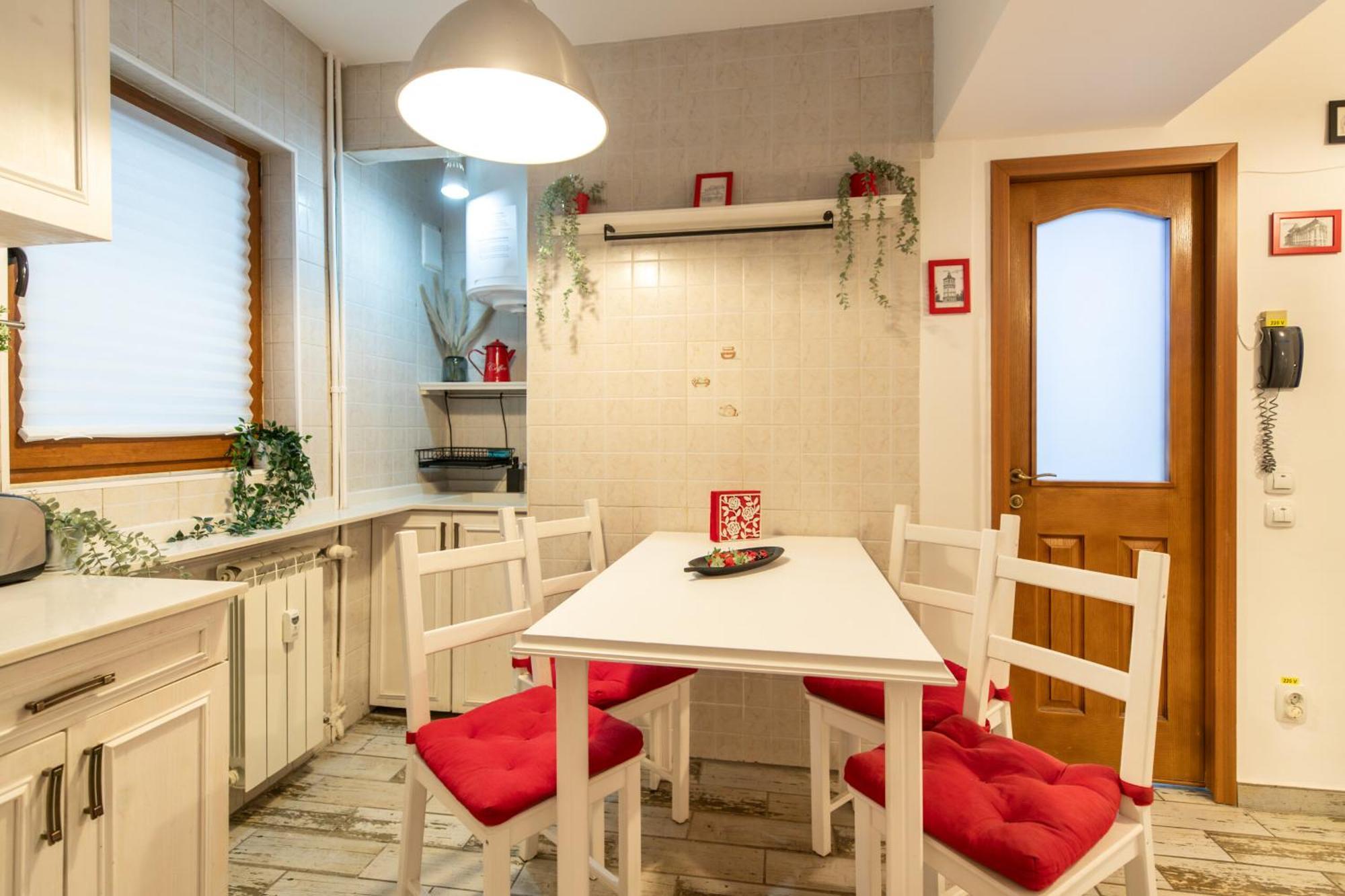 2Br Apartment At Piata Natiunilor Unite: Perfect For City Center Stays Bucharest Luaran gambar